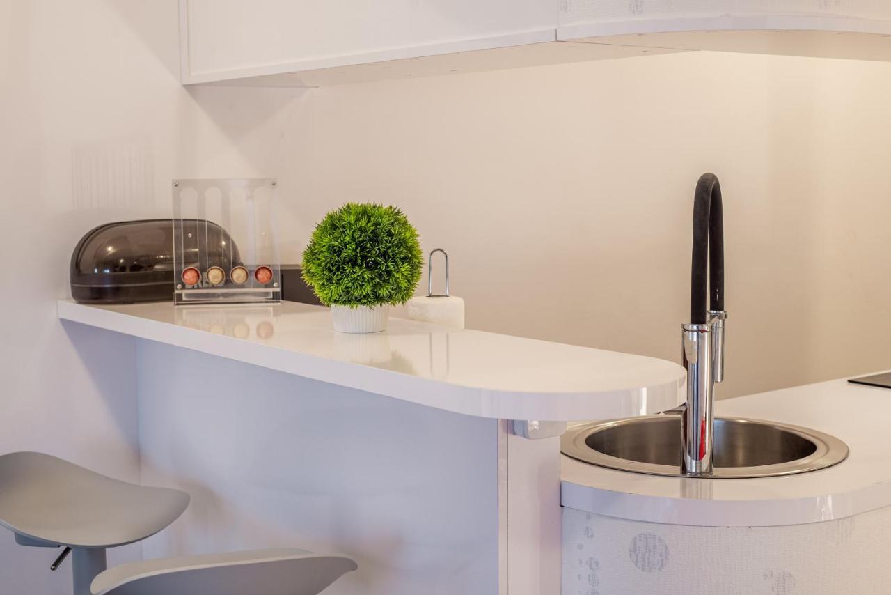 Studio Residence Militari M6 Rosu Экстерьер фото